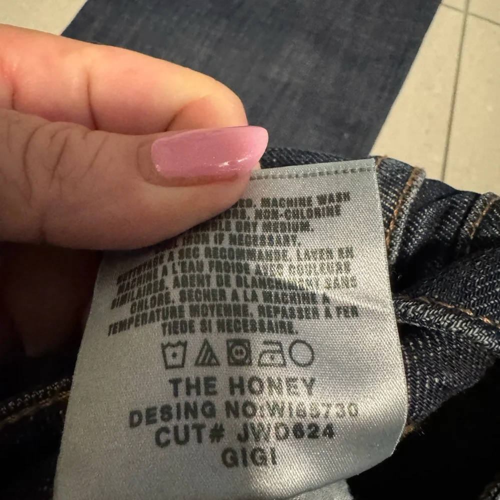 Joe's Jeans “The Honey” Dark Blue Denim Jeans - Picture 6 of 8